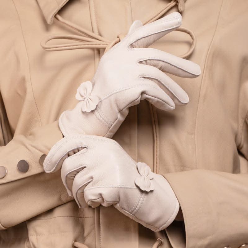 Butterfly style split finger women gloves