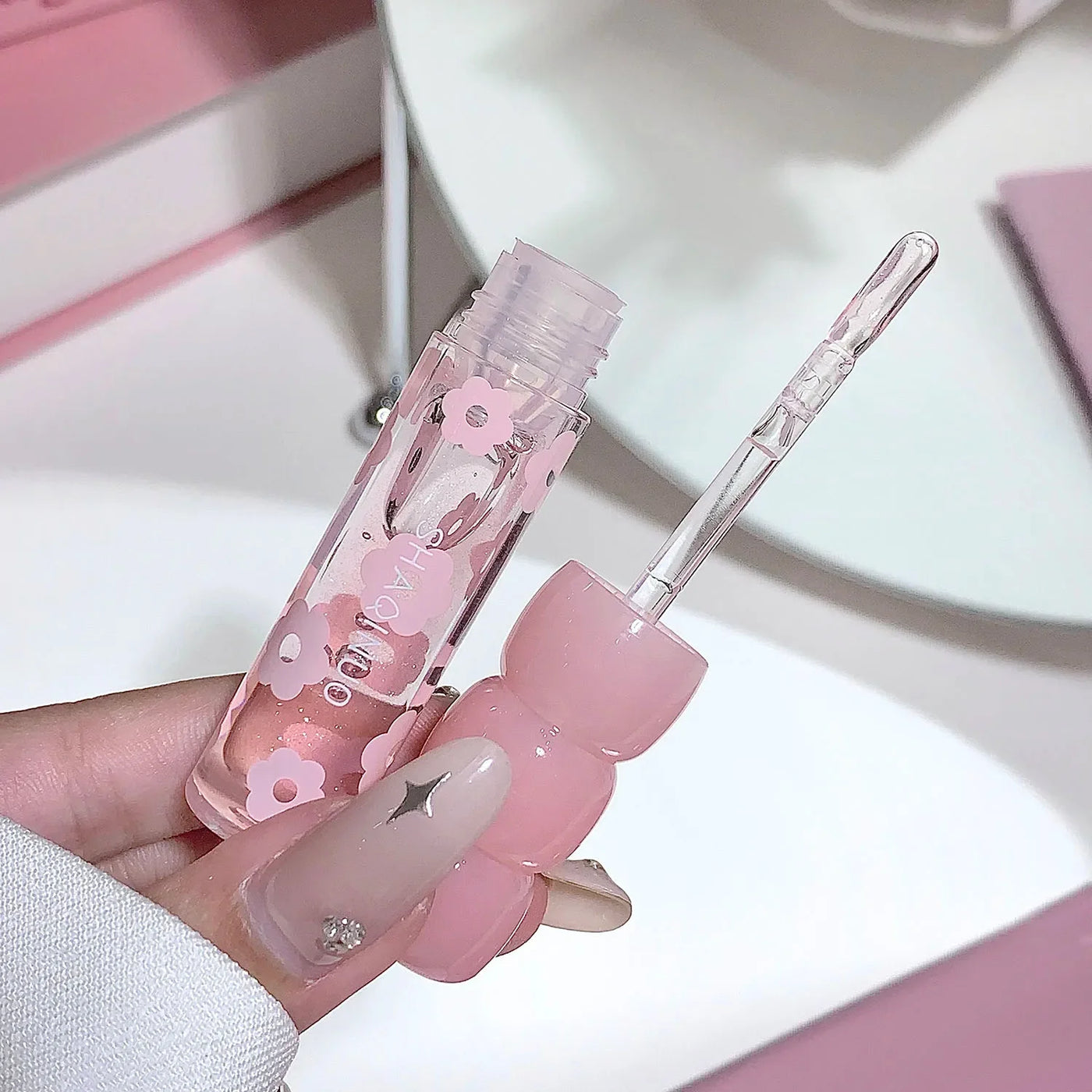 Shimmering Dewy Hydrating Lip Oil Gloss - Intense Moisturizer with Lightweight, Non-Sticky Shine - Perfect Long-Lasting Lip Care