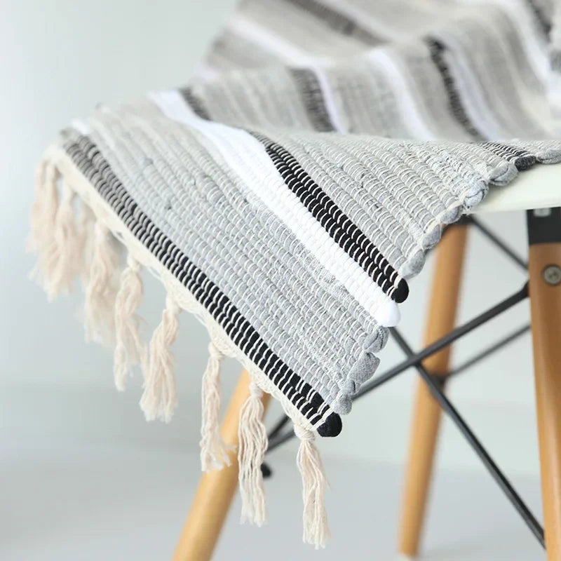 Cotton Cloth Retro Handmade Tassel Rug and Carpet for Home Living Room Tapestry Absorbent Floor Area Mat for Kitchen Boho Decor