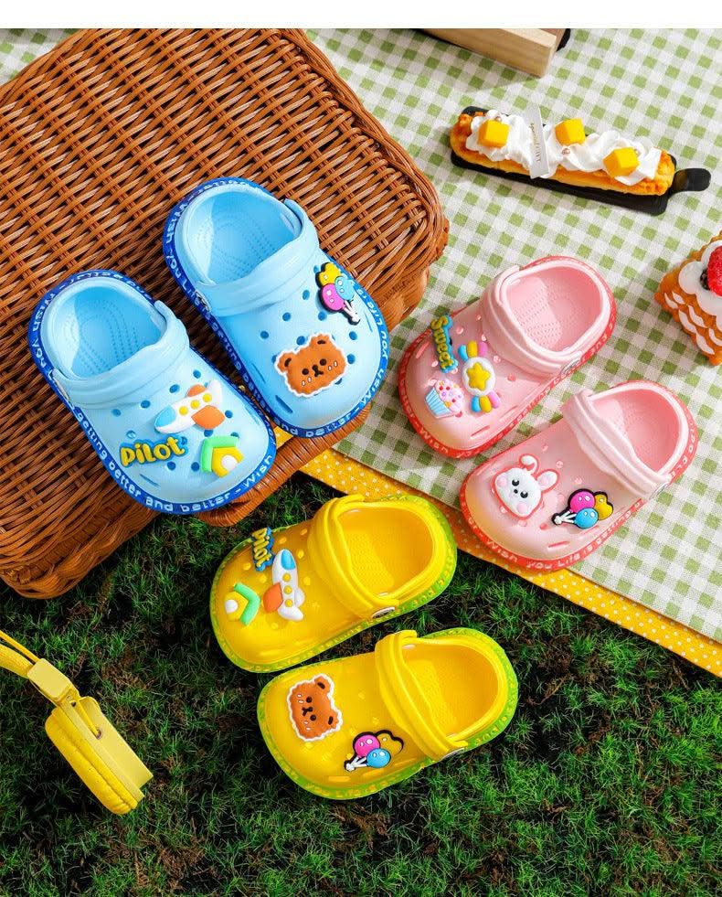Soft Anti-Skid Cartoon Design Hole Sandals |Children's Shoes | Summer Wear For Boys Girls | Kids Shoes/Slippers | Baby Shoes
