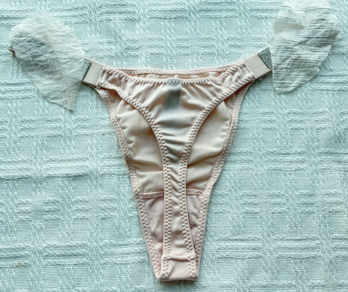 2025 New Women'S Underwear, Smooth Low-Waisted Sexy Women'S Thong, Attractive, Breathable, Shiny, Sexy And Comfortable In One