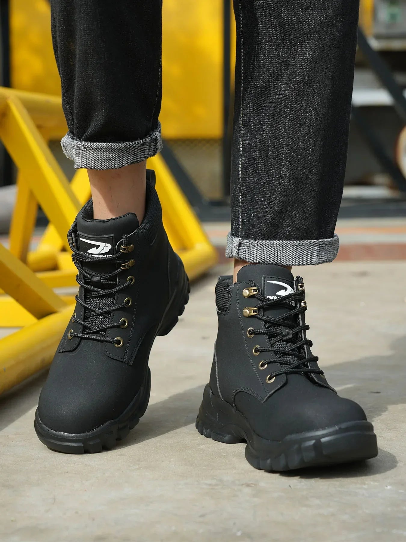 Men's Safety Shoes Puncture-Resistant Work Boots Lightweight Breathable Anti-Slip Construction Shoes with Steel Toe Cap