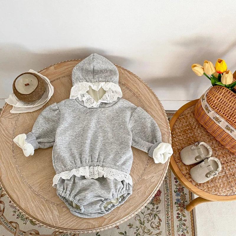 Autumn new style baby clothes 0-3 years old for girls, all-match clothes, lace pullover long-sleeved top + fart-bag pants set