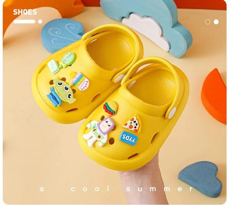2023 Clogs  Boys Girls Summer Kids Children's Hole Shoes Infant Indoor Slippers Non-Slip Beach Sandals Toddler Home Shoes Baby