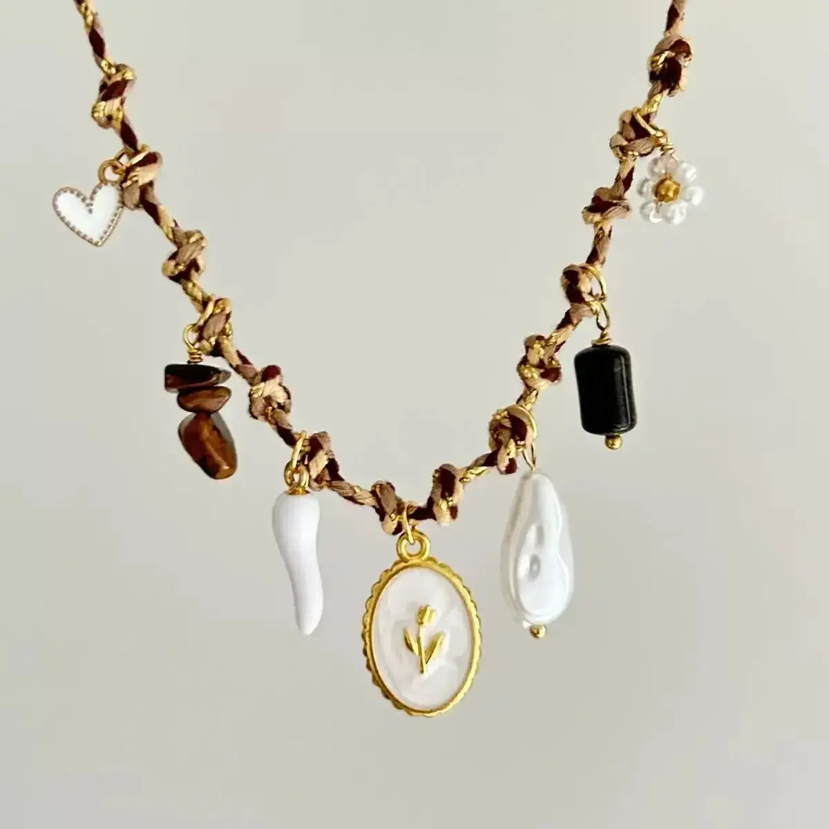 Handmade Scarf Choker Necklace for Women Girls New Fashion Fish Baroque Pearl Pendant Necklace Bohemian Vacation Necklace Gifts