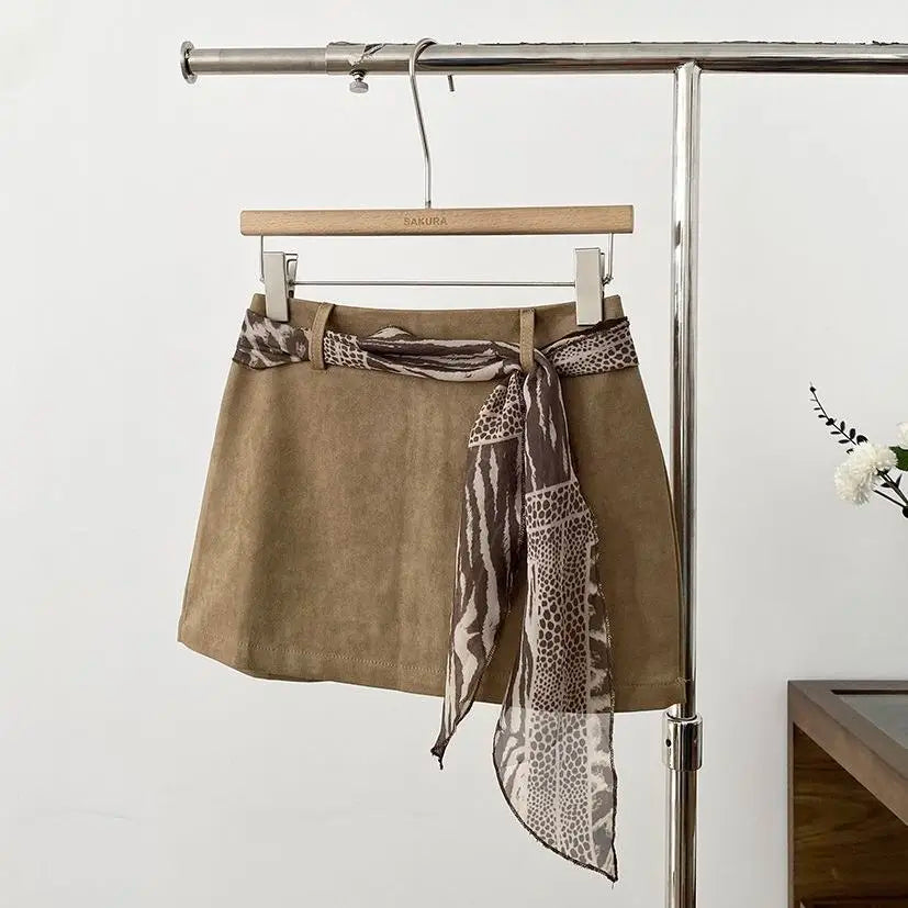Suede Fabric Velvet High Waist Anti-light Khaki A-word Skirt Women's 2025 Autumn New Korean Silk Scarf Hip Mini Skirt
