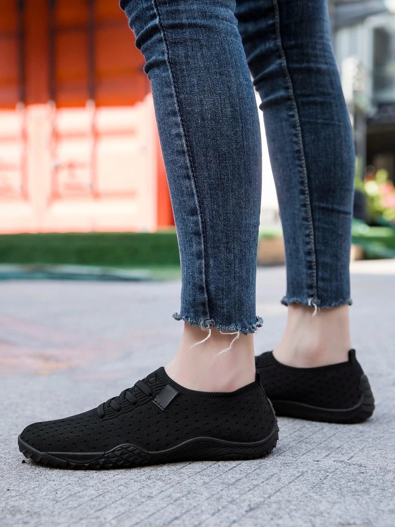 Women's Wide Toe Shoes Barefoot Inspired Sneakers Anti Slip Soft Sole Casual Walking Footwear Lightweight Comfortable Design