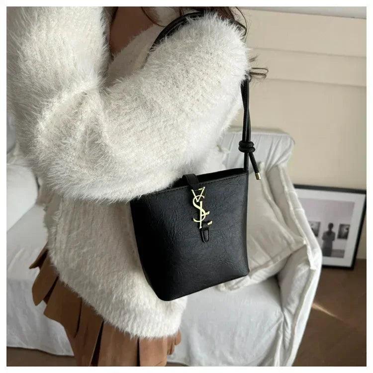 Limited edition designer handbag for ladies 2025 new style tote bag with light luxury and unique high-end crossbody