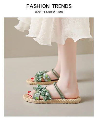 2025 New Floral Flip Flops for Women - Fashion Flat Sandals, Non-Slip Summer Slides for Beach/Outdoor, Trendy Ladies Casual Shoe