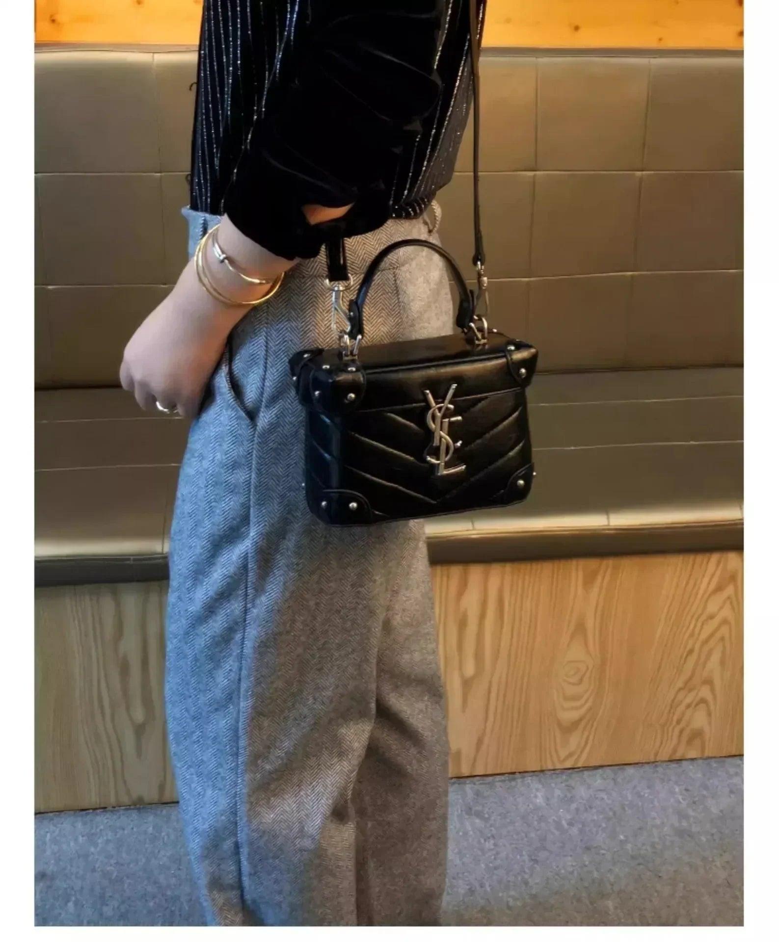 Popular and elegant women’s crossbody bag handbags messenger in premium leather by designer