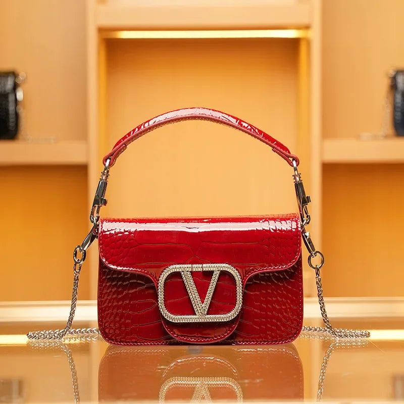 Elegant Tote Handbag for Women, Soft Leather Shoulder Bag, Famous Designer Style Piece