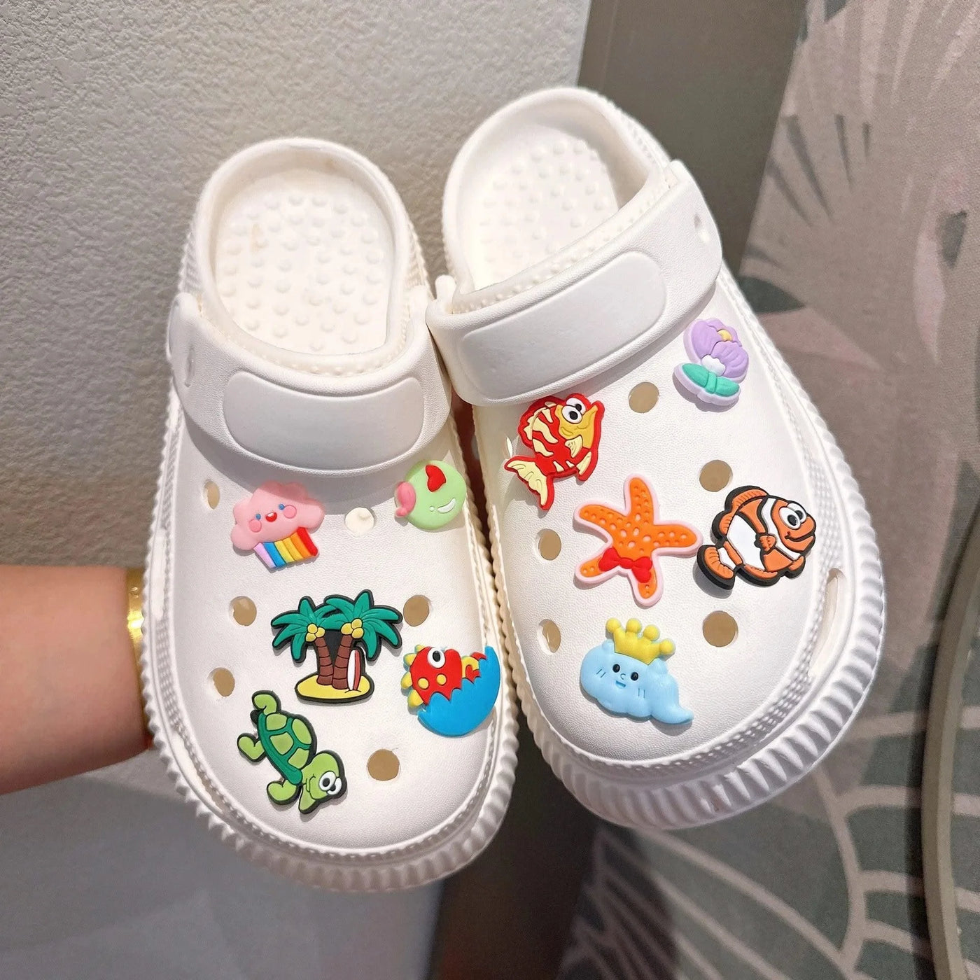 Cartoon Clogs charms DIY shoe buckle Summer beach cute shoes flower  Detachable For Clogs Decorations Children gift