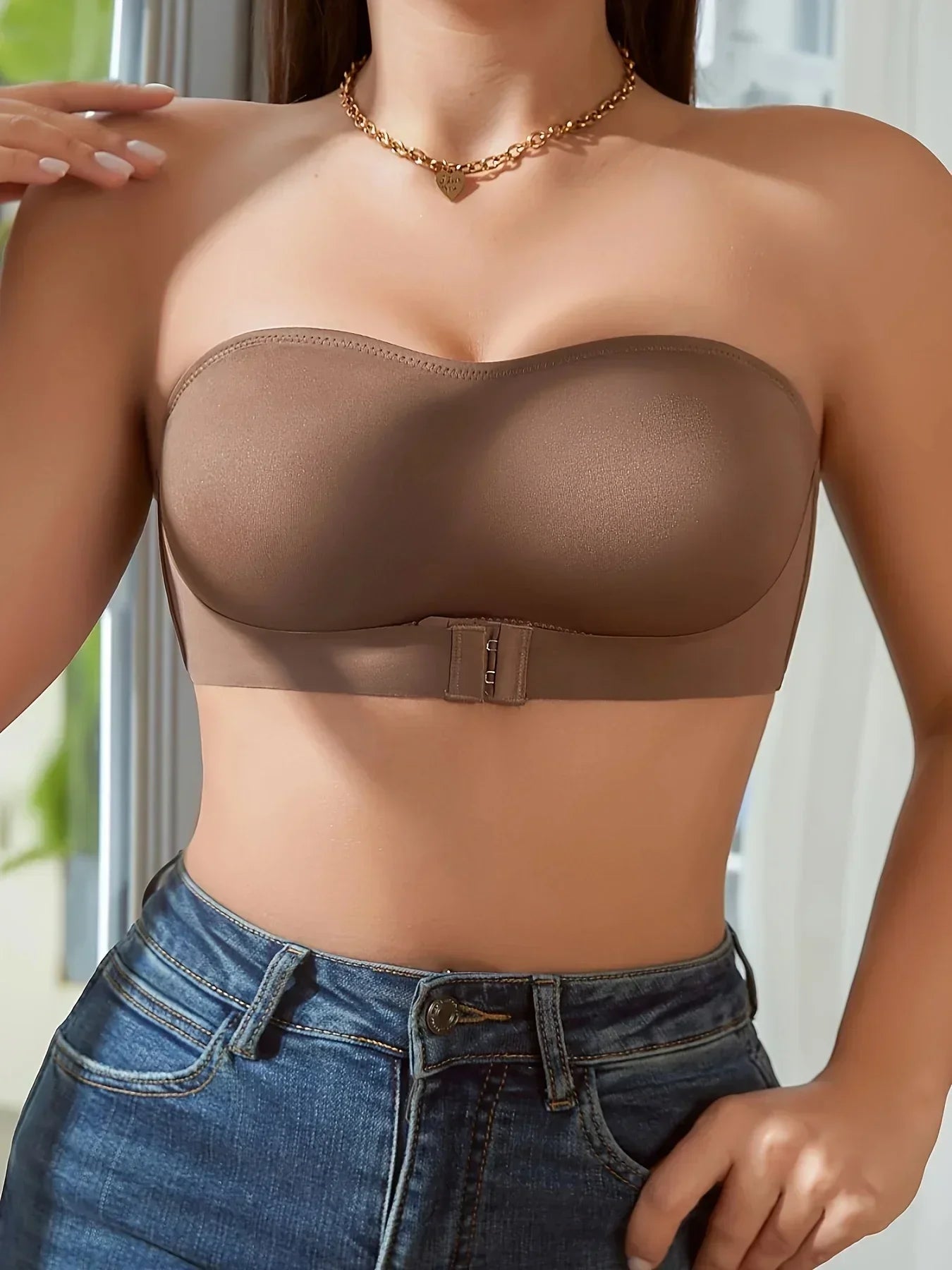 Strapless bras, wire-free and padding-free bras