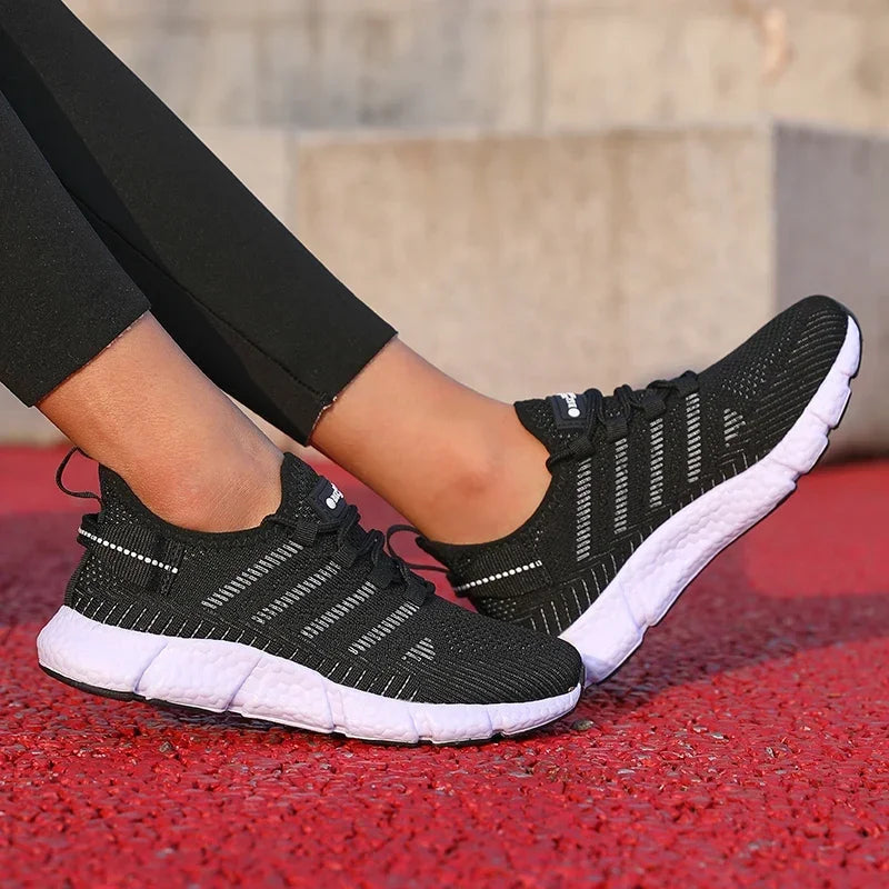 Women's Running Shoes Breathable Mesh Fabric Fashionable Sneakers Lightweight Casual Versatile Luxurious Men's Tennis Flat Shoes