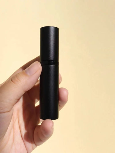 Portable Luxurious 9ml Travel Perfume Bottle Rosted Metal Shell Bottom Filling Sample Delicate Spray Empty Perfume Dispenser