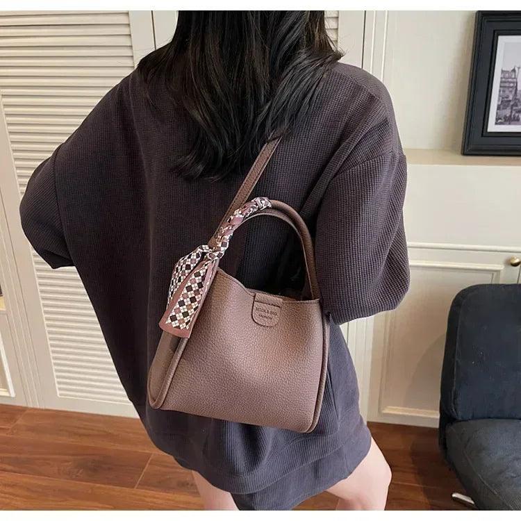 2025 new women’s handbag trendy bucket bag luxury stylish shoulder crossbody purse versatile casual tote designer ladies