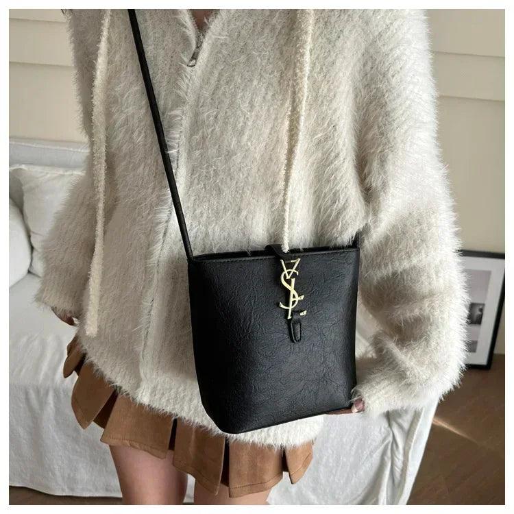 Limited edition designer handbag for ladies 2025 new style tote bag with light luxury and unique high-end crossbody