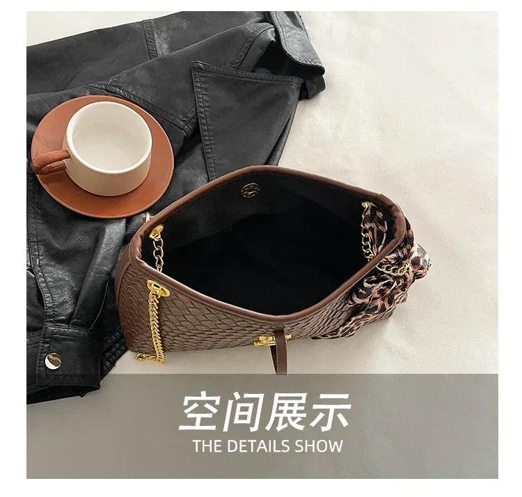 Famous designer women’s handbag in soft leather elegant crossbody-bag with adjustable strap classic luxury style