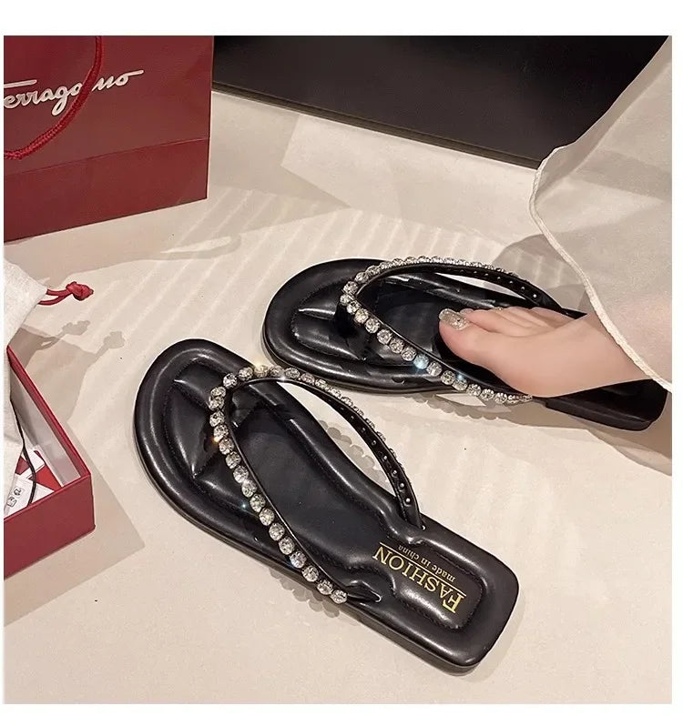 Beach flip-flops women wear high-grade summer new flat-bottomed non-slip holiday online celebrity toe sandals.