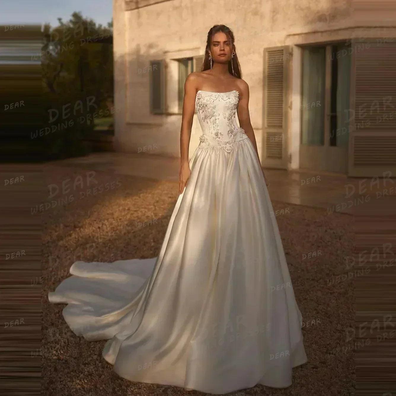 Luxury wedding dresses women’s sexy lace up sleeveless strapless bridal gowns backless satin formal vestidos de novia
