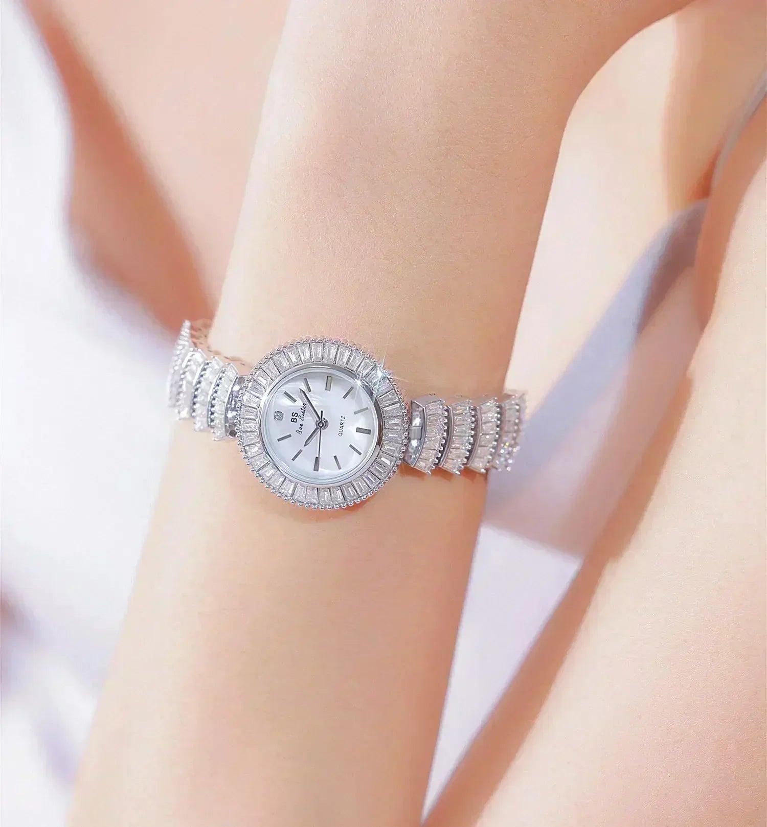 High-end luxury woman watch full diamond gold silver bracelet women fashion quartz wristwatches ladies rhinestone clock