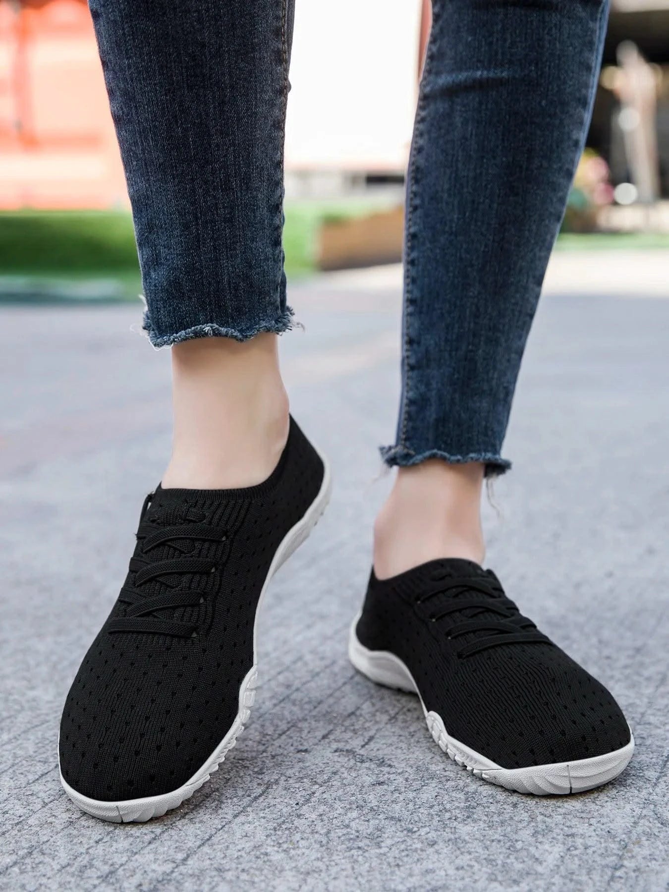Women's Wide Toe Shoes Barefoot Inspired Sneakers Anti Slip Soft Sole Casual Walking Footwear Lightweight Comfortable Design