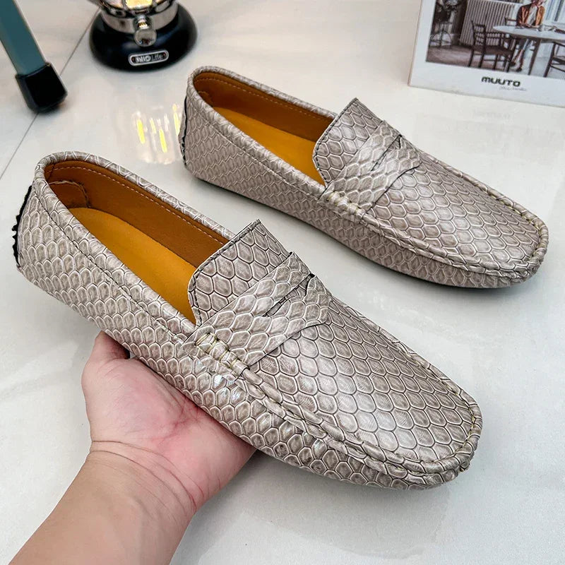 New Loafers Men Handmade Leather Dress Shoes Man Driving Flats Slip on Luxury Comfy Moccasins Black Party Shoes for Men