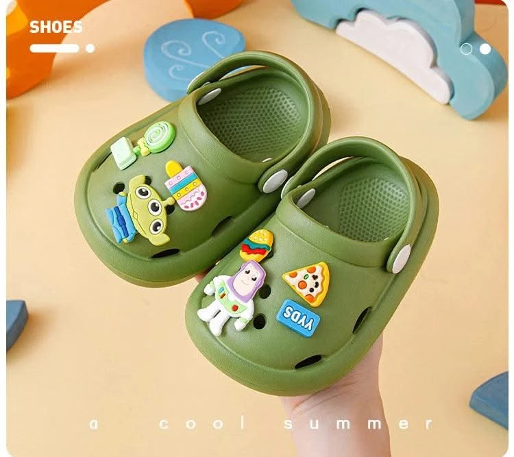 2023 Clogs  Boys Girls Summer Kids Children's Hole Shoes Infant Indoor Slippers Non-Slip Beach Sandals Toddler Home Shoes Baby