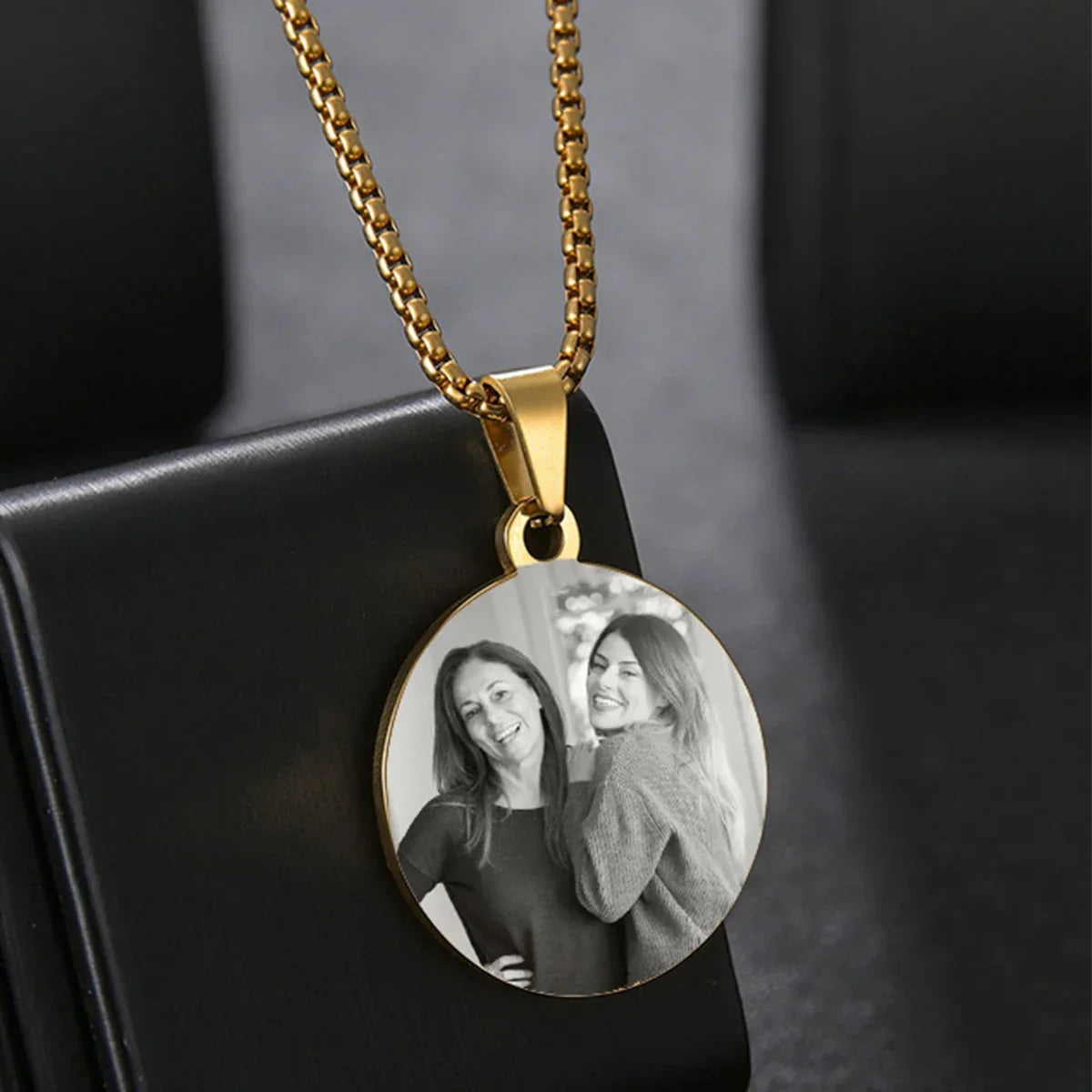 Sifisrri Engrave Picture Necklace Personalized Stainless Steel Jewelry For Women Men Customized Round Pendant Family Text Gift