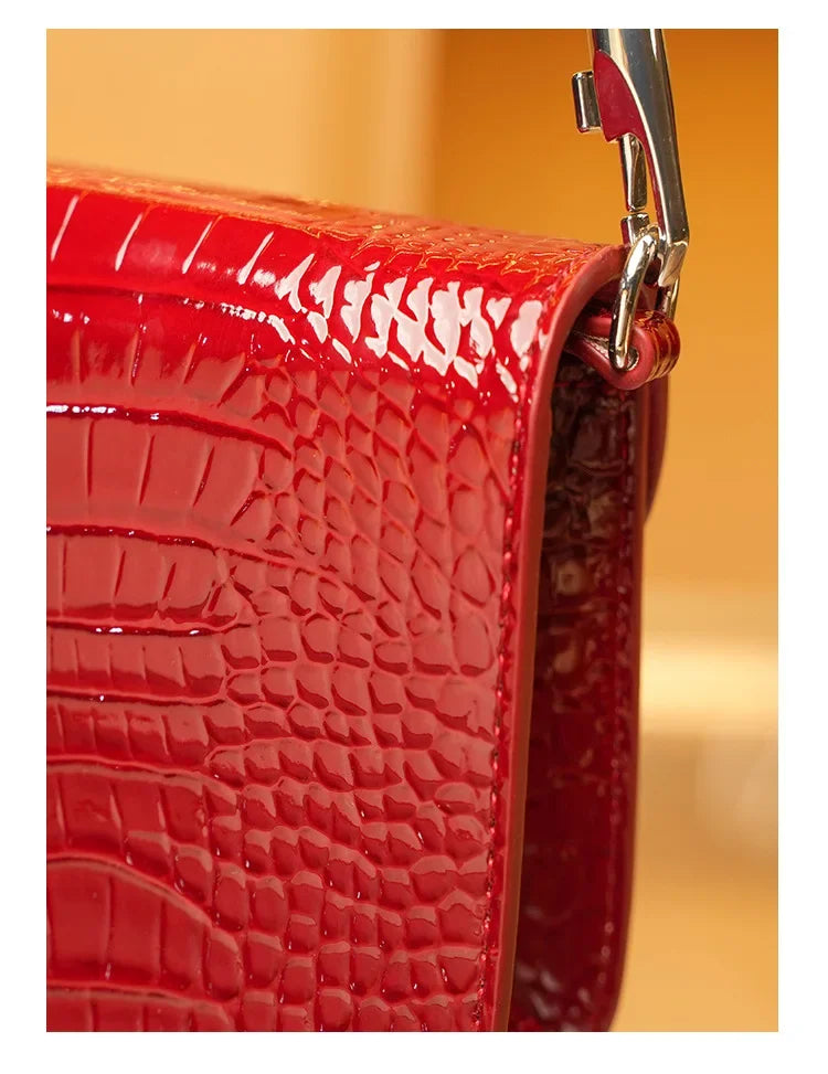 Elegant Tote Handbag for Women, Soft Leather Shoulder Bag, Famous Designer Style Piece