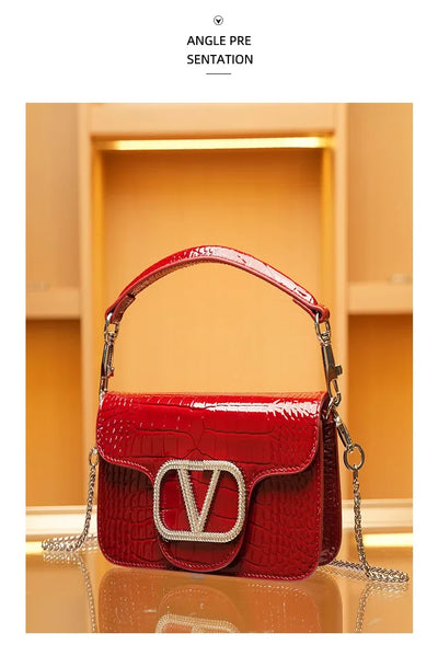 Elegant Tote Handbag for Women, Soft Leather Shoulder Bag, Famous Designer Style Piece