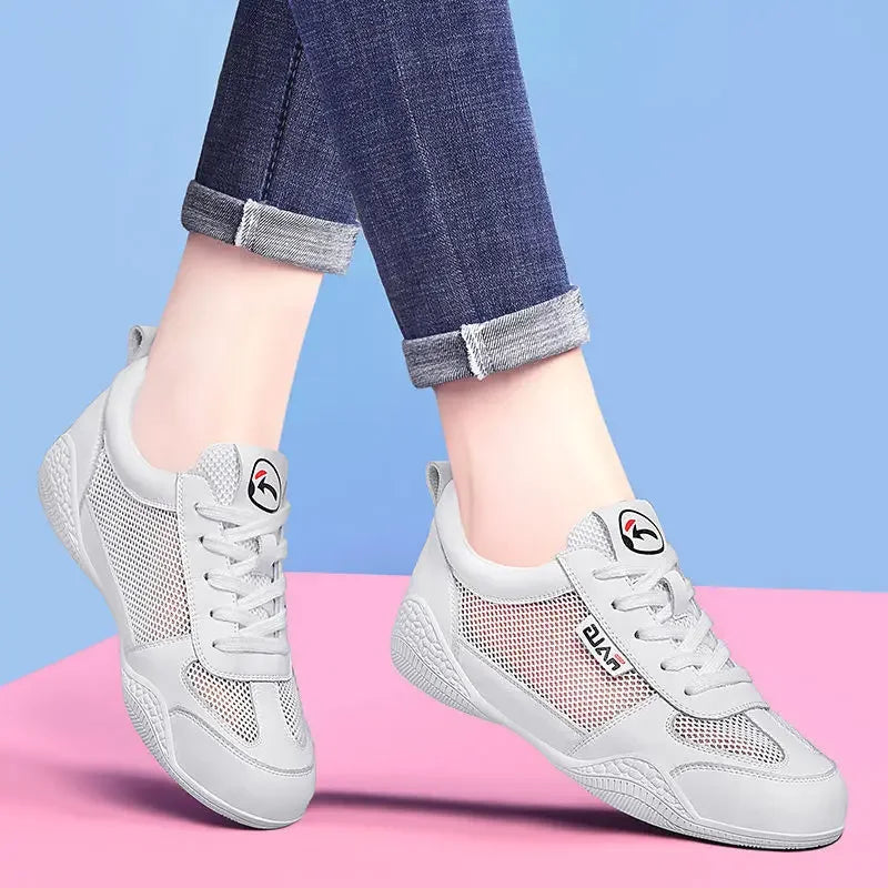 Designer Sports Shoes for Women 2024 Gym Cute Comfortable and Elegant Flat White Sneaker Running Fashion Casual Tennis Female