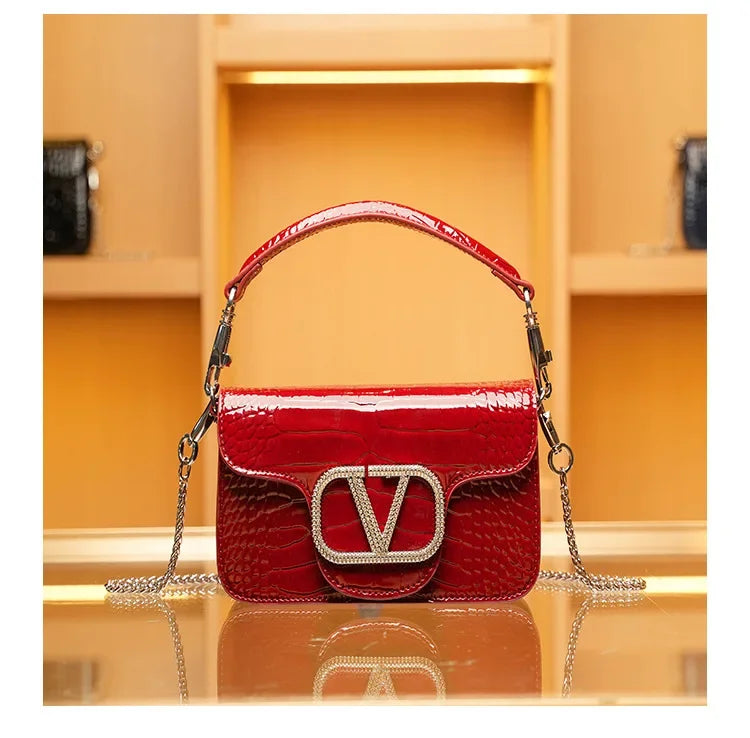 Elegant Tote Handbag for Women, Soft Leather Shoulder Bag, Famous Designer Style Piece