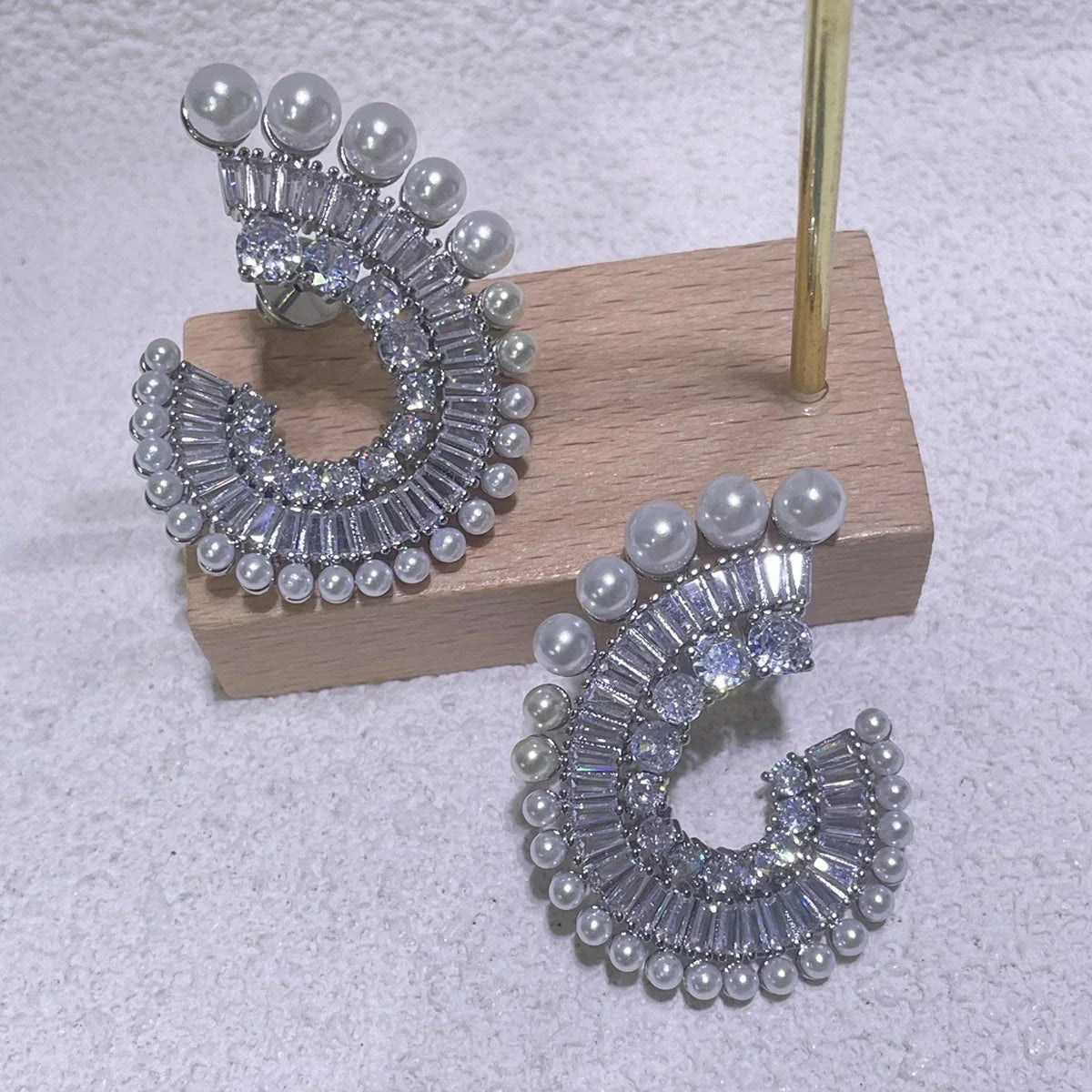 2025 New Trend Fine Jewelry Sets Charming White Geometric Crystal Fashion Pearl Necklace Ring Earrings Romantic Gift for Women