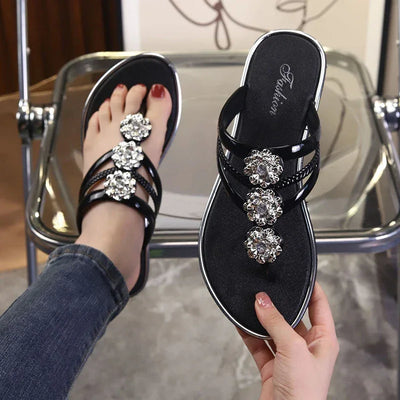 Women's Flip Flops Outdoor Sandals Anti-Slip Flat Bottom Pedal Beach Shoes Comfortable Slip-On Summer Footwear