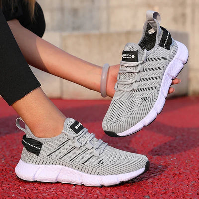 Women's Running Shoes Breathable Mesh Fabric Fashionable Sneakers Lightweight Casual Versatile Luxurious Men's Tennis Flat Shoes