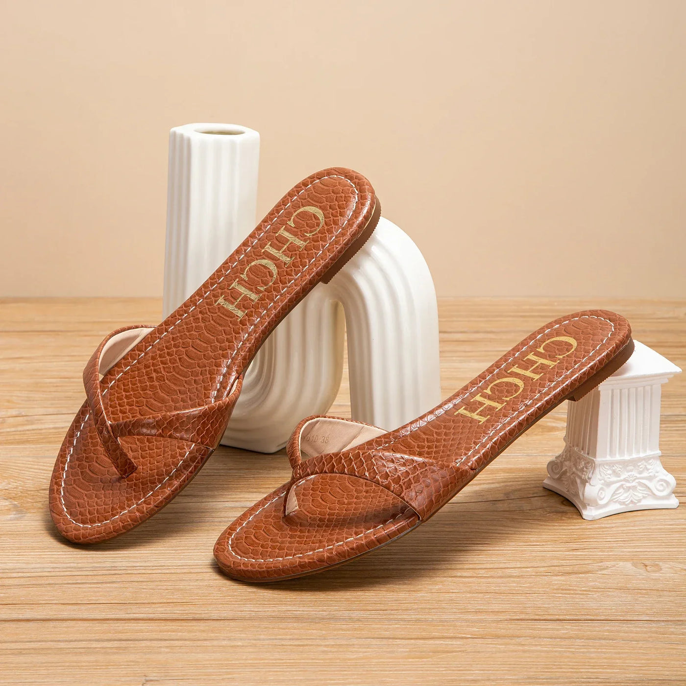 Women's Flip flops 2025 Summer Thin Bottom Comfortable Beach Walking Sandals Indoor and Outdoor