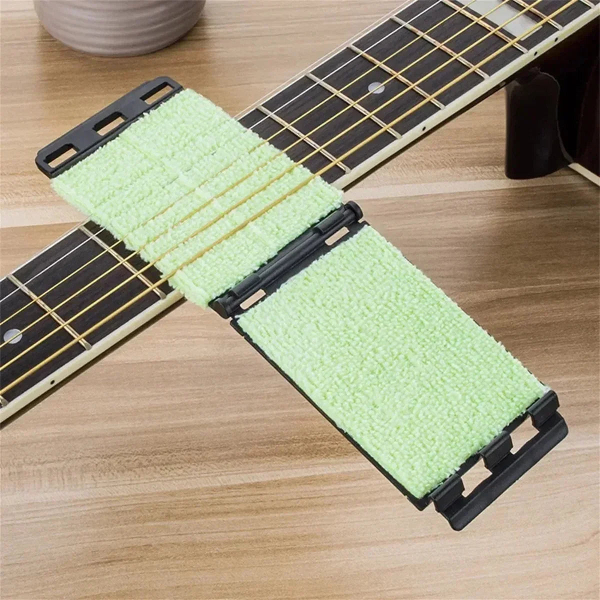 Guitar String Cleaner Clean Fretboard Cloth Tool for Maintenance and Care of Violin, Bass, Ukulele, Electric Guitars