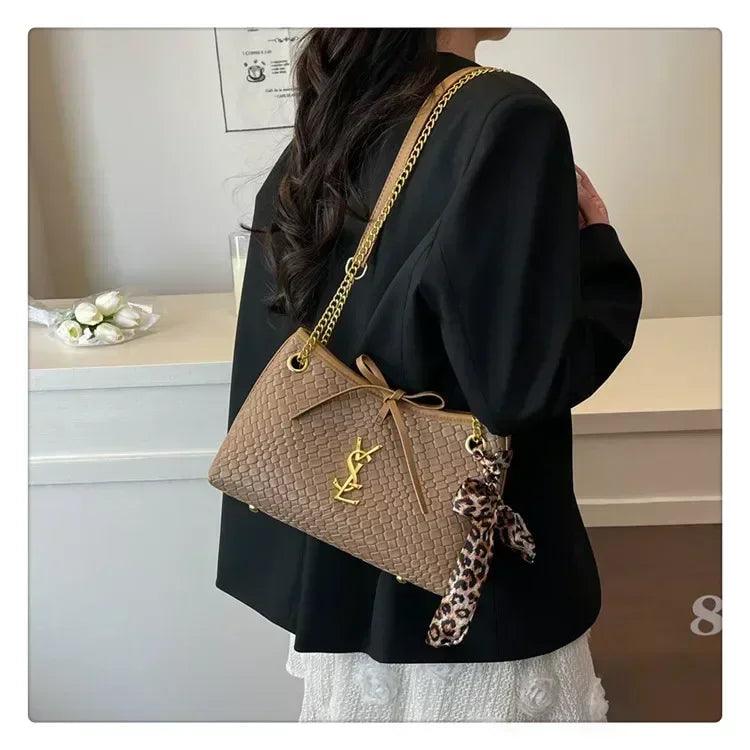 Famous designer women’s handbag in soft leather elegant crossbody-bag with adjustable strap classic luxury style