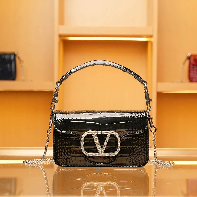 Elegant Tote Handbag for Women, Soft Leather Shoulder Bag, Famous Designer Style Piece