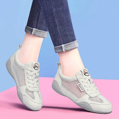 Designer Sports Shoes for Women 2024 Gym Cute Comfortable and Elegant Flat White Sneaker Running Fashion Casual Tennis Female