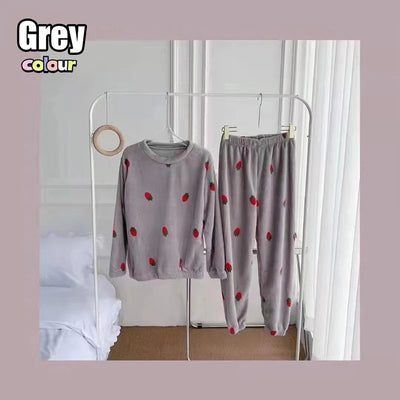 Women Pyjamas Sets 2025 Autumn Winter Warm Flannel Strawberry Coral Long Sleeve Girls Sleepwear Casual Fleece Pajamas Homewear
