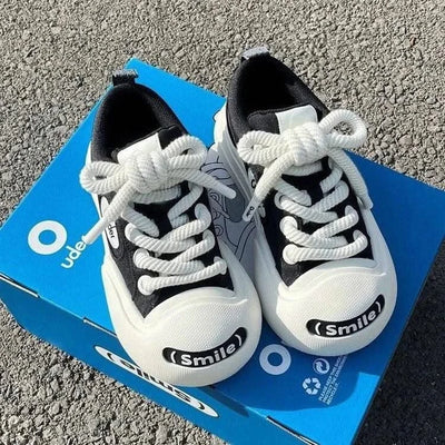 Wide Toe Chunky Sneaker Women Female Designer Platform Vulcanized Shoes Woman Girls Fashion Big Head Casual Ladies Lace Up Shoes