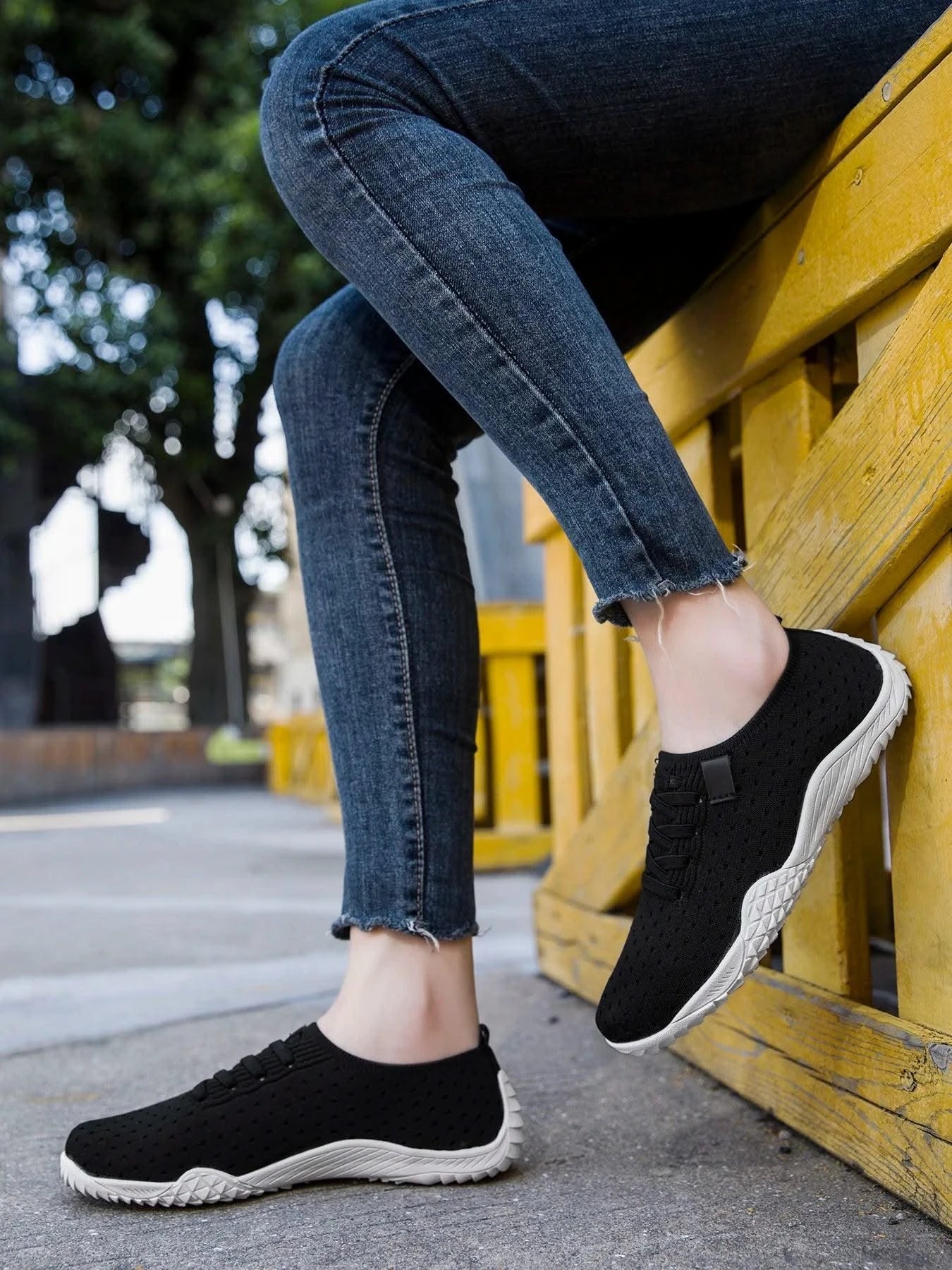 Women's Wide Toe Shoes Barefoot Inspired Sneakers Anti Slip Soft Sole Casual Walking Footwear Lightweight Comfortable Design