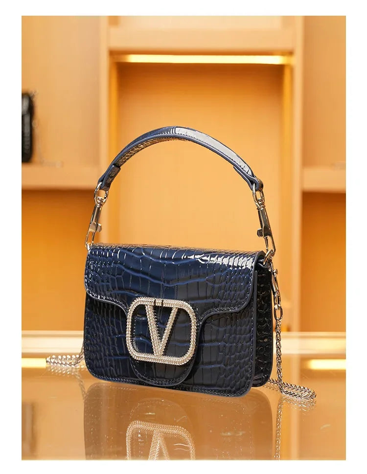 Elegant Tote Handbag for Women, Soft Leather Shoulder Bag, Famous Designer Style Piece