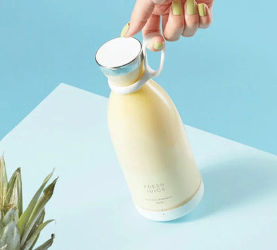 Portable rechargeable blender, hand-held blender (rechargeable &USB) suitable for making smoothies and juices, perfect gift.