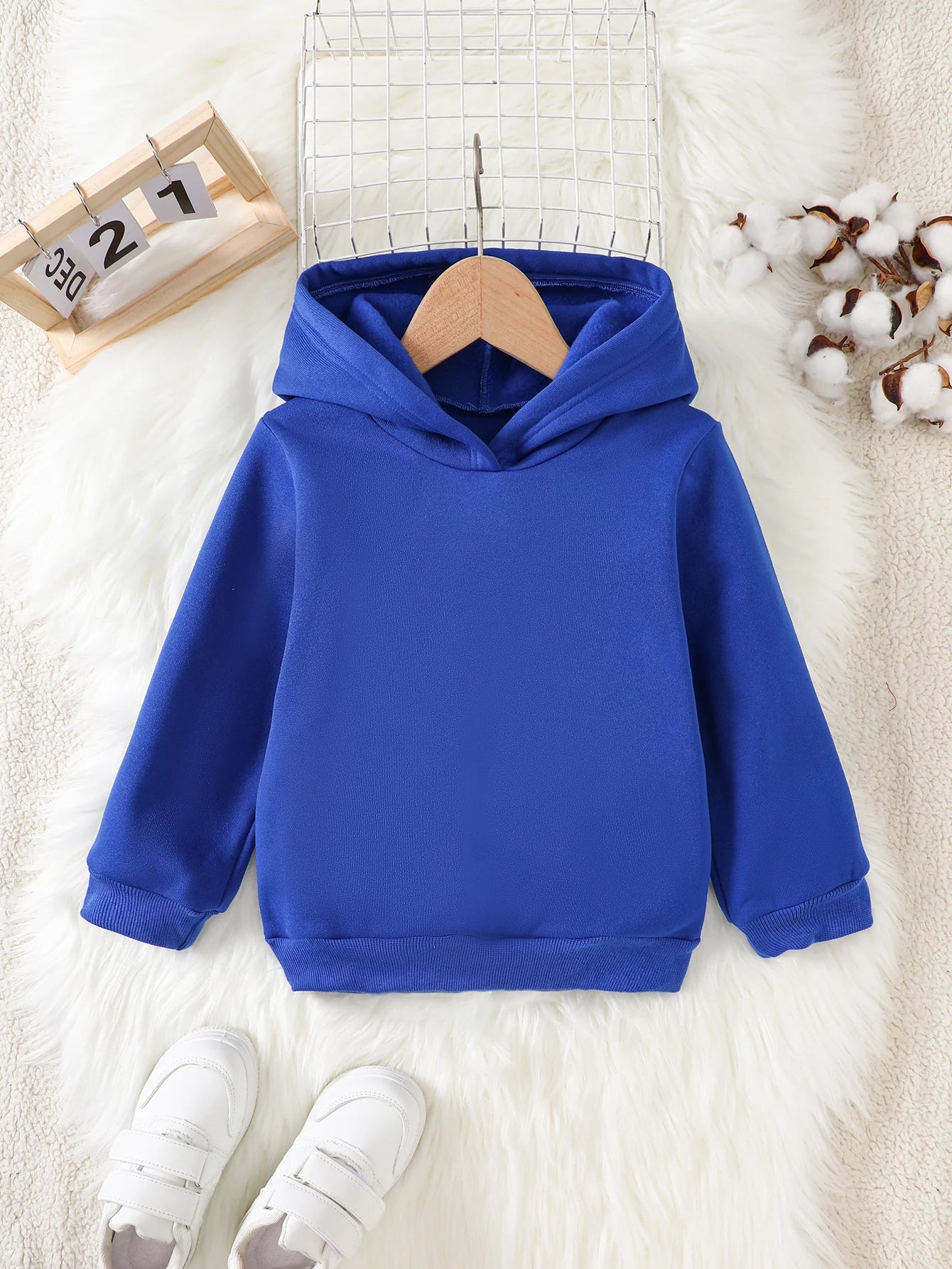 Warm and comfortable hooded sweaters for boys and girls in autumn and winter, perfect gift for girls