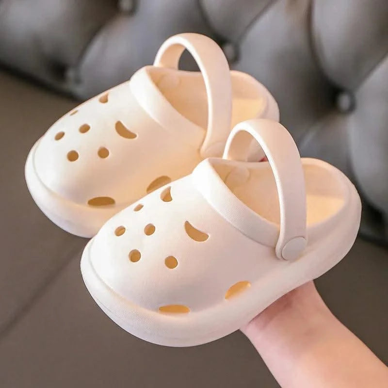 2023 Clogs  Boys Girls Summer Kids Children's Hole Shoes Infant Indoor Slippers Non-Slip Beach Sandals Toddler Home Shoes Baby
