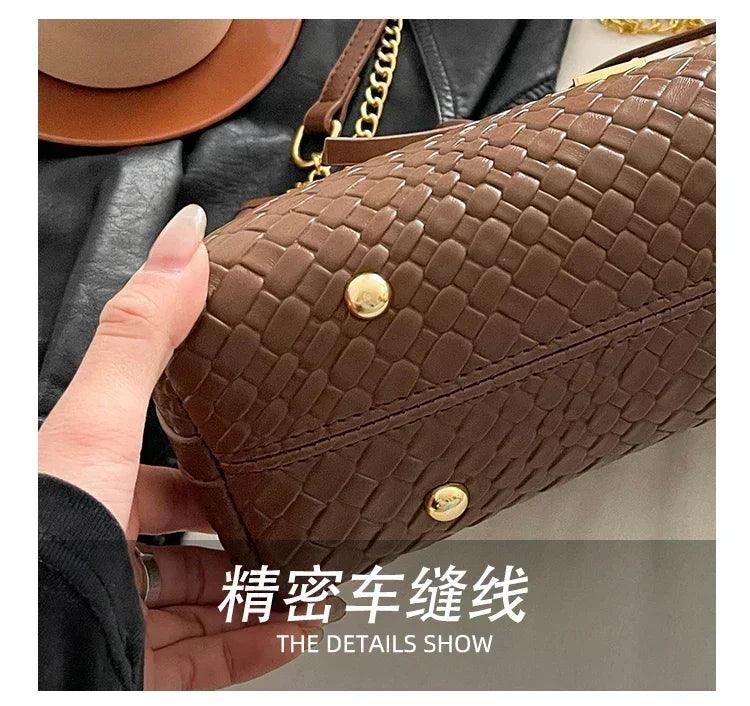 Famous designer women’s handbag in soft leather elegant crossbody-bag with adjustable strap classic luxury style