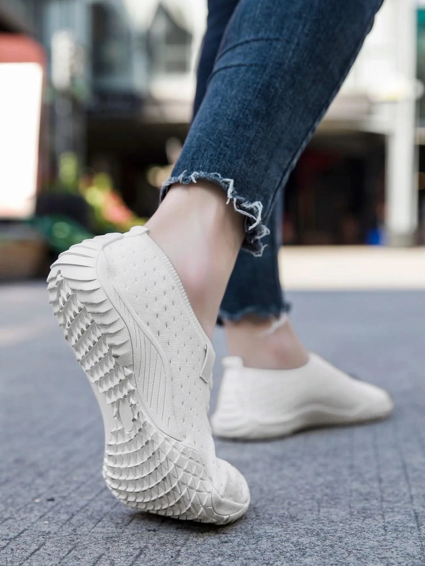 Women's Wide Toe Shoes Barefoot Inspired Sneakers Anti Slip Soft Sole Casual Walking Footwear Lightweight Comfortable Design